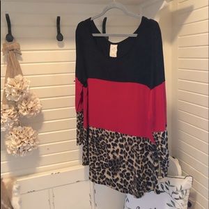 XL tunic with lace detail in back